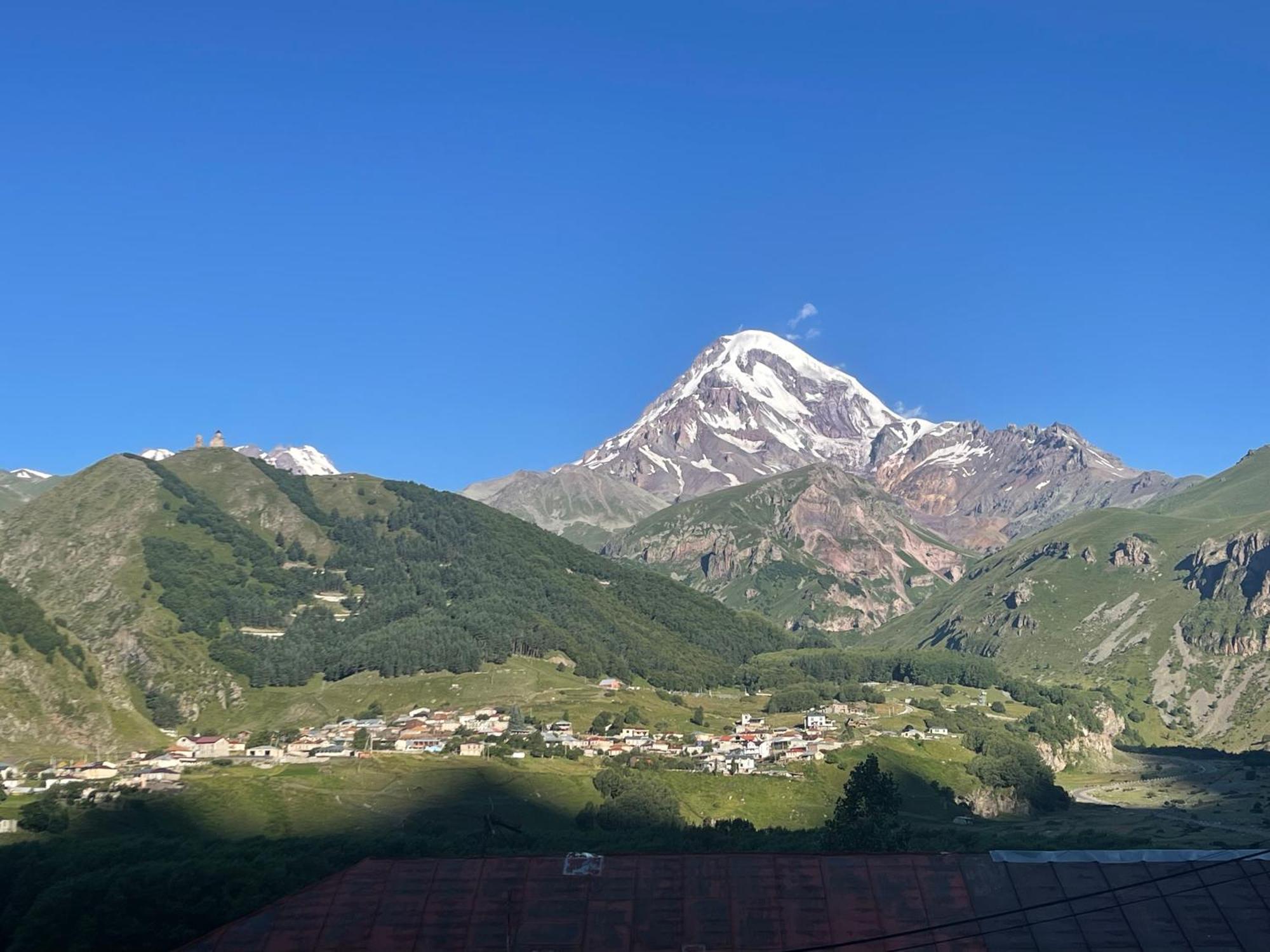 Sunny Guesthouse Kazbegi Εξωτερικό φωτογραφία