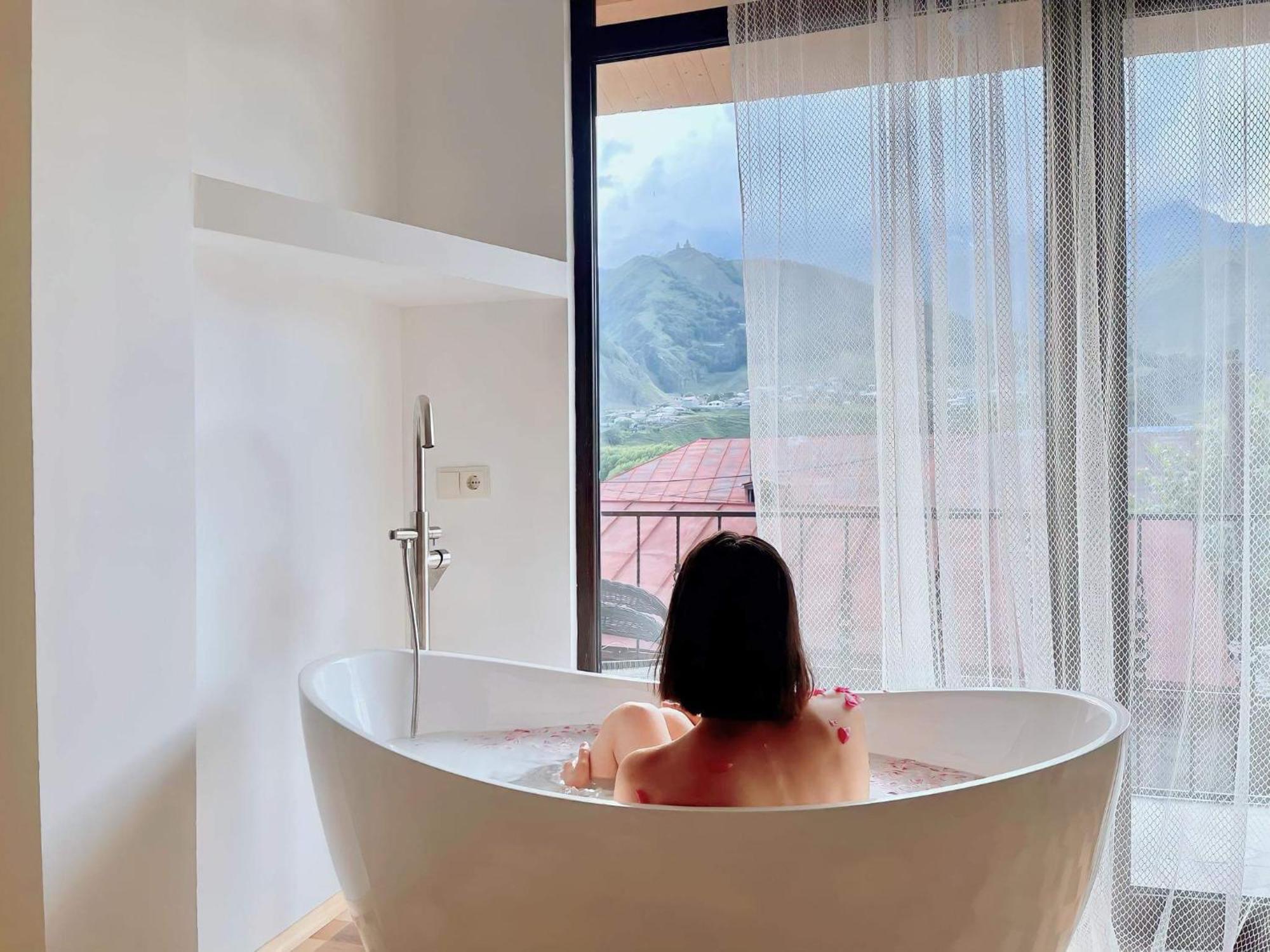 Sunny Guesthouse Kazbegi Εξωτερικό φωτογραφία