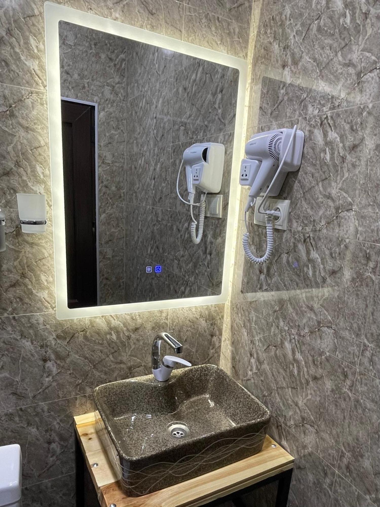 Sunny Guesthouse Kazbegi Εξωτερικό φωτογραφία