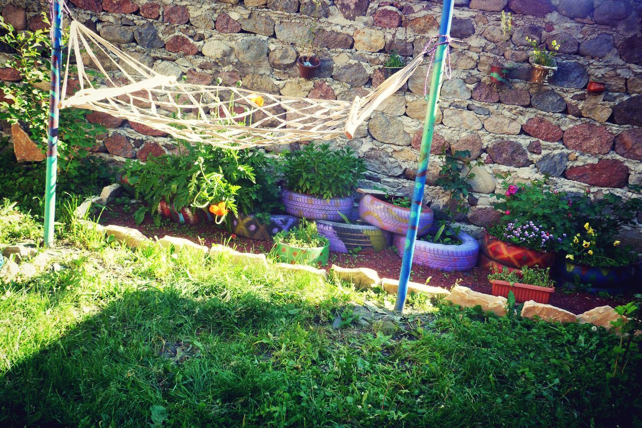 Sunny Guesthouse Kazbegi Εξωτερικό φωτογραφία