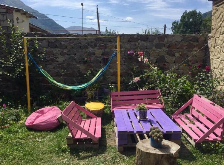 Sunny Guesthouse Kazbegi Εξωτερικό φωτογραφία